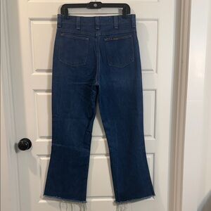 Vintage Sedgefield jeans with frayed bottoms 
Like New Condition